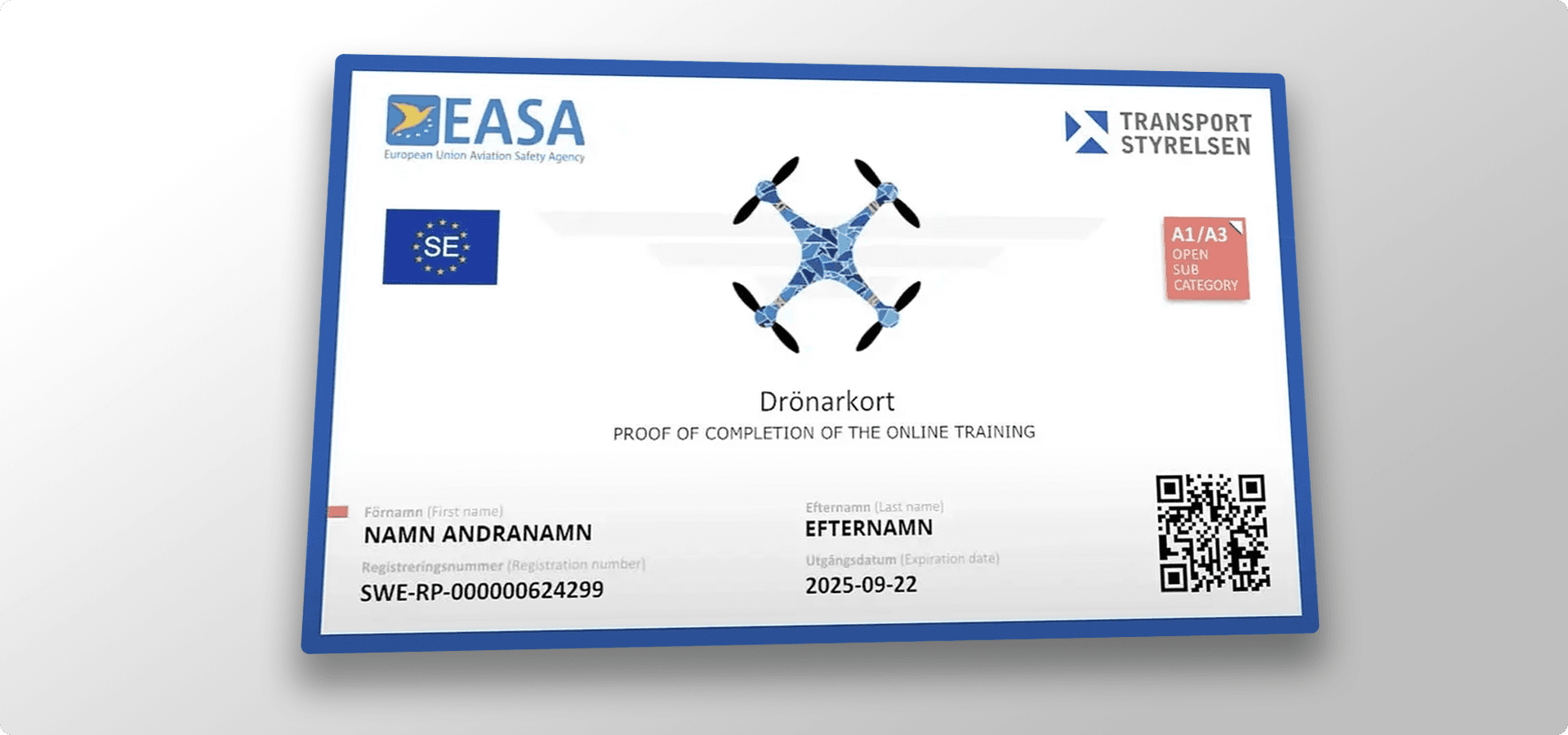 Drönarkort med EASA och Transportstyrelsen logotyper, visar bevis på genomförd onlineutbildning för drönare i kategori A1/A3, med QR-kod och utgångsdatum.